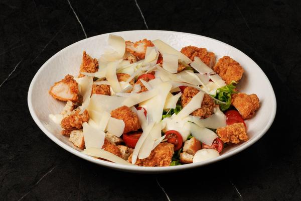 Salată Caesar